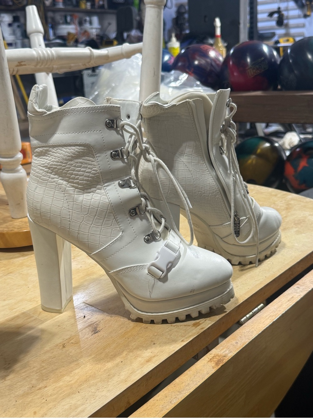 White Croc-Texture Lace-Up Platform Ankle Boots - Picture 1 of 1